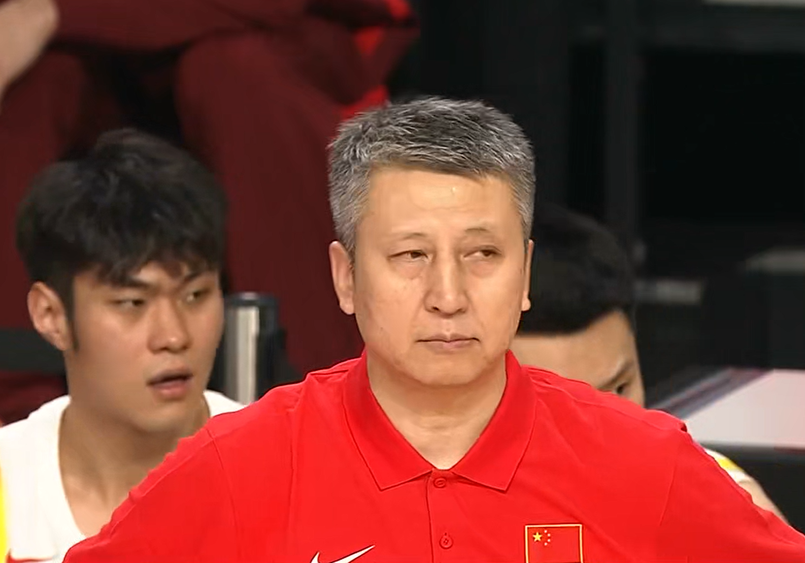 乐鱼leyu体育运营中心-压力山大！男篮2连胜，更衣室有1人在哭泣，郭士强前来安慰